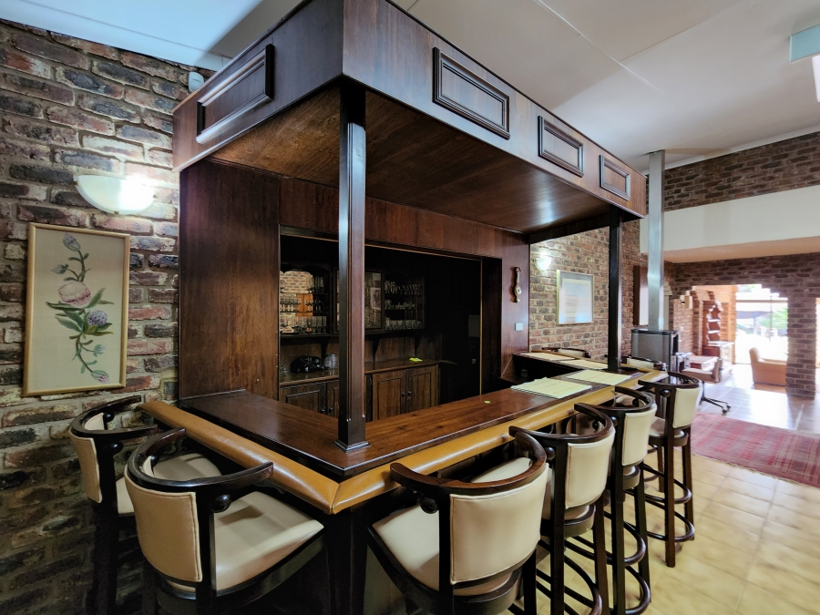 5 Bedroom Property for Sale in Mooivallei Park North West
